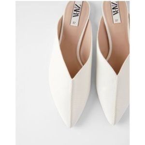Zara Minimalist White Animal Embossed Pointy Toe Mule Flats Women's 39 (US 8)